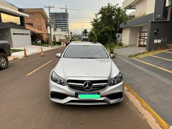 MERCEDES-BENZ E 63 AMG 5.5 V8 32V BI-TURBO GASOLINA 4P AUTOMÁTICO
